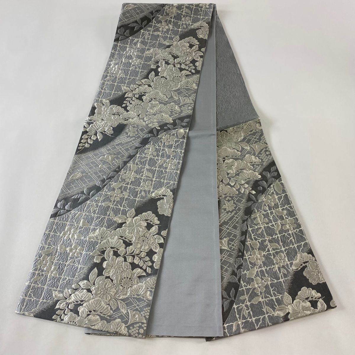 辻ヶ花 袋帯 正絹 上品な色味 銀糸 六通T-4675 袋帯 美品 秀品 辻が花柄 梅松 銀糸 銀色 六通 正絹 【中古