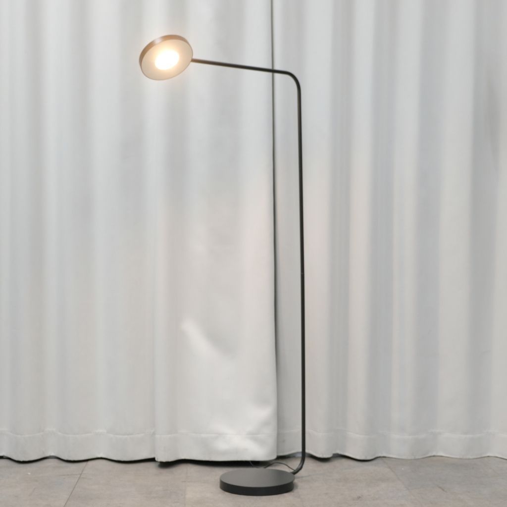 IKEA × HAY YPPERLIG イッペルリグ フロアスタンド イケア×HAYのライトはこんなふうに間接照明にもなる。1年間使ってみた