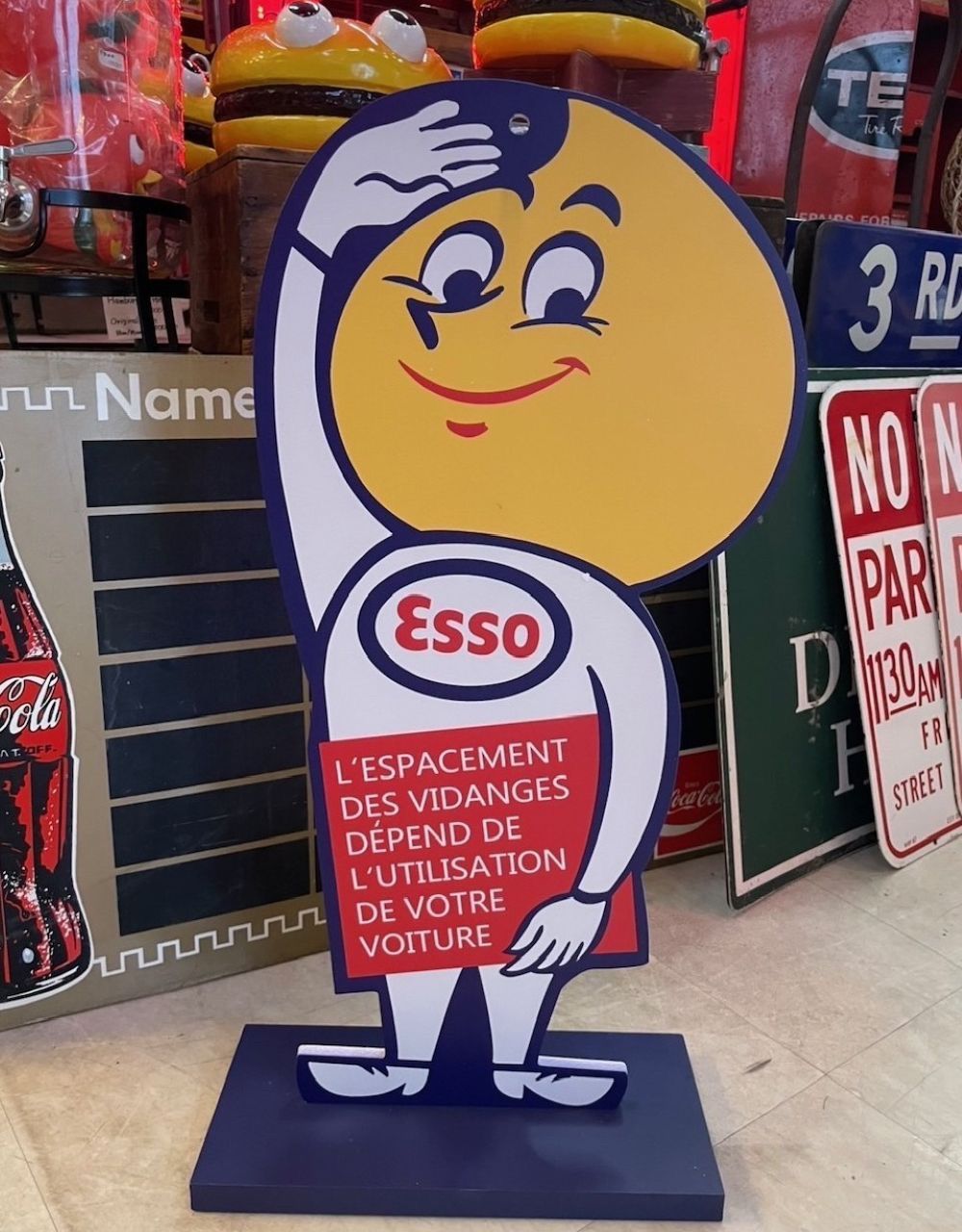 Esso キャラクター看板 木製 約60cm Esso キャラクター看板 木製 約60cm - メルカリ