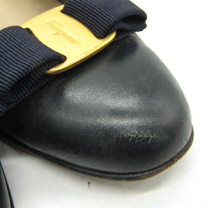 未使用 SalvatoreFerragamo ヴァラリボン パンプス レース　黒 ヴァラ リボン パンプス - ウィメンズ | Ferragamo