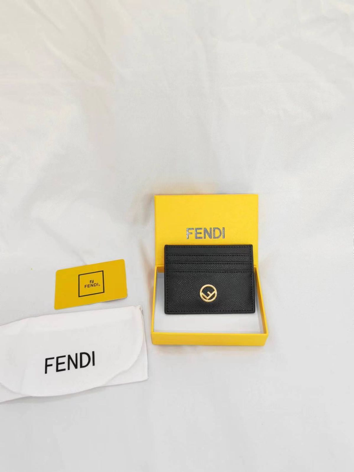 新品 フェンディ FENDI カードケース エフ イズ フェンディ