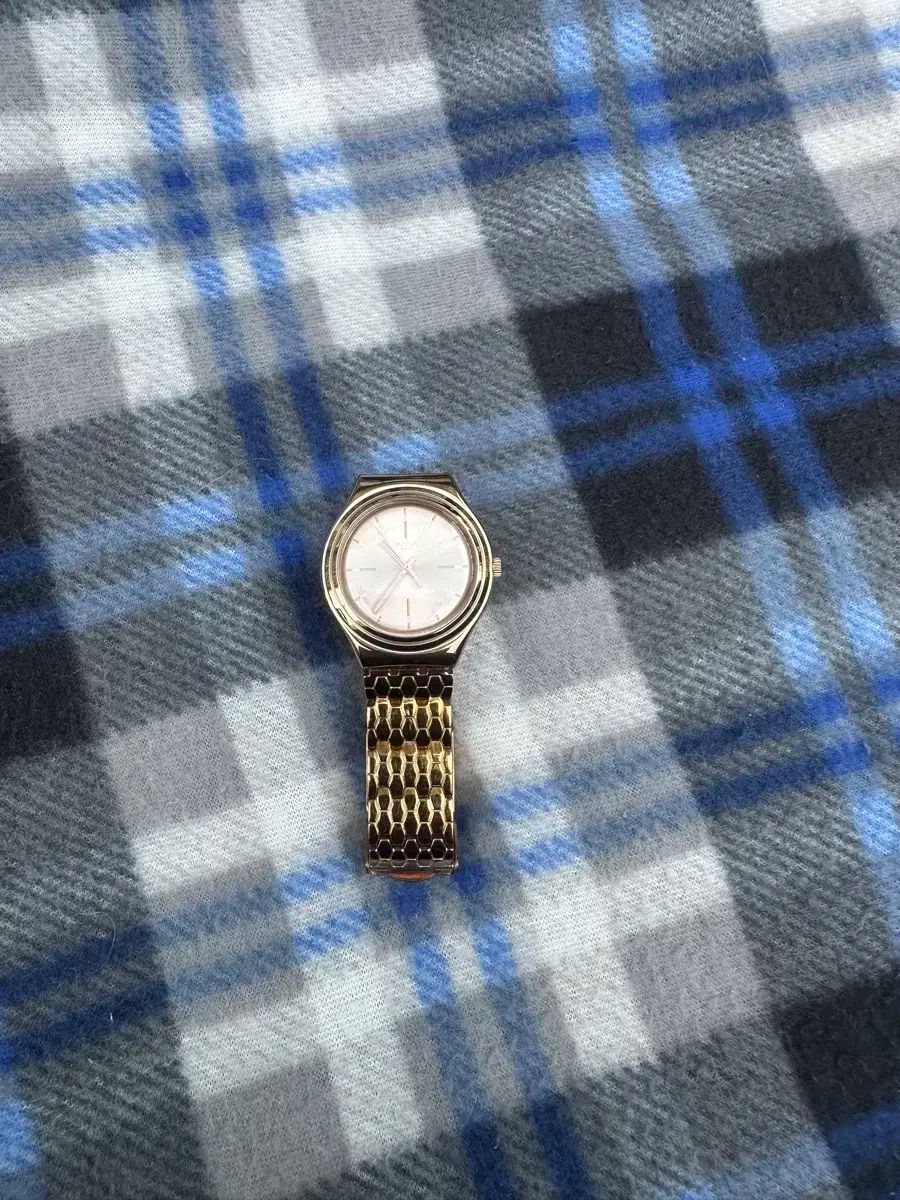 スイス SWATCH スウォッチ アイロニー ピンク ゴールド 私は時計を売っています