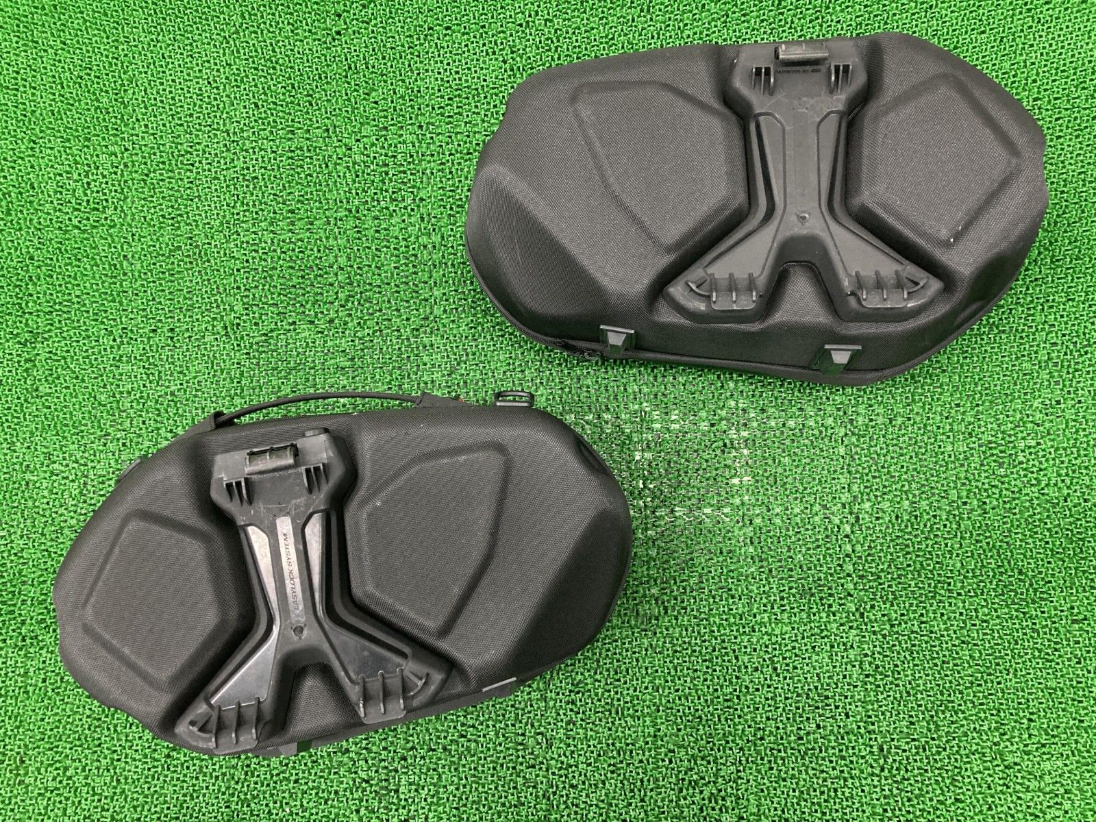 GIVI製 サイドバッグ 左右 黒 購入 社外 バイク 部品 ジビ サイド