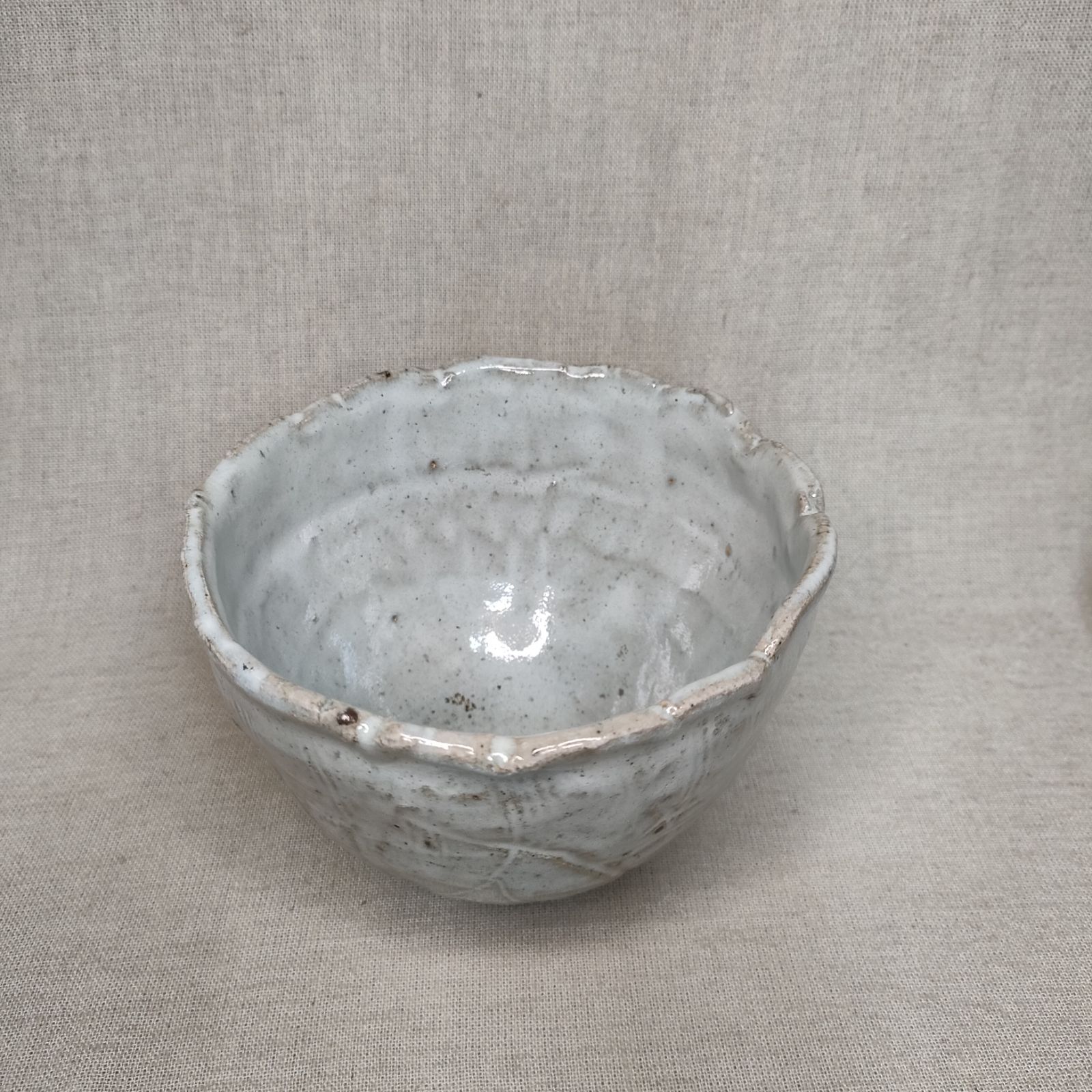 sazan-gama 灰被り斑茶碗