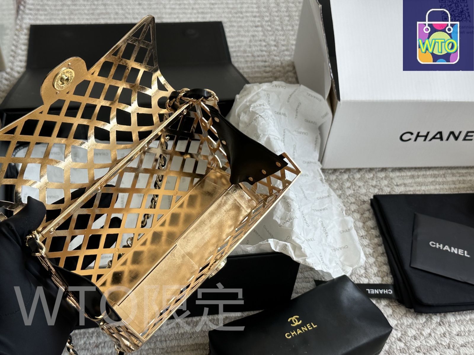 今日特価】Chanel シャネル 金属製バッグ ボックス付き