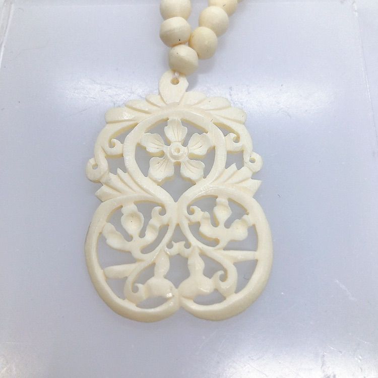 《《美品》》　象牙調　天然素材　透かし彫り彫刻　ネックレス 天然素材 ネックレス アクセサリー 象牙調 - メルカリ