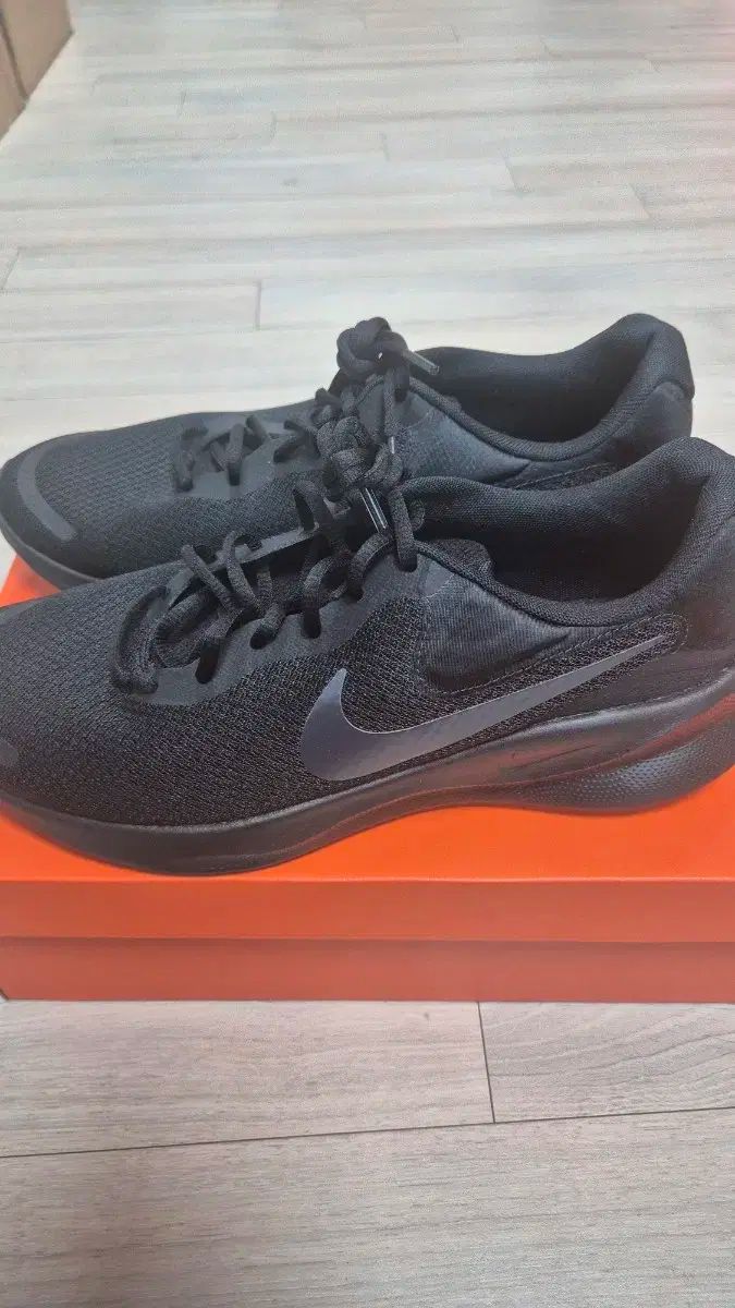 NIKE ナイキ 革命 7