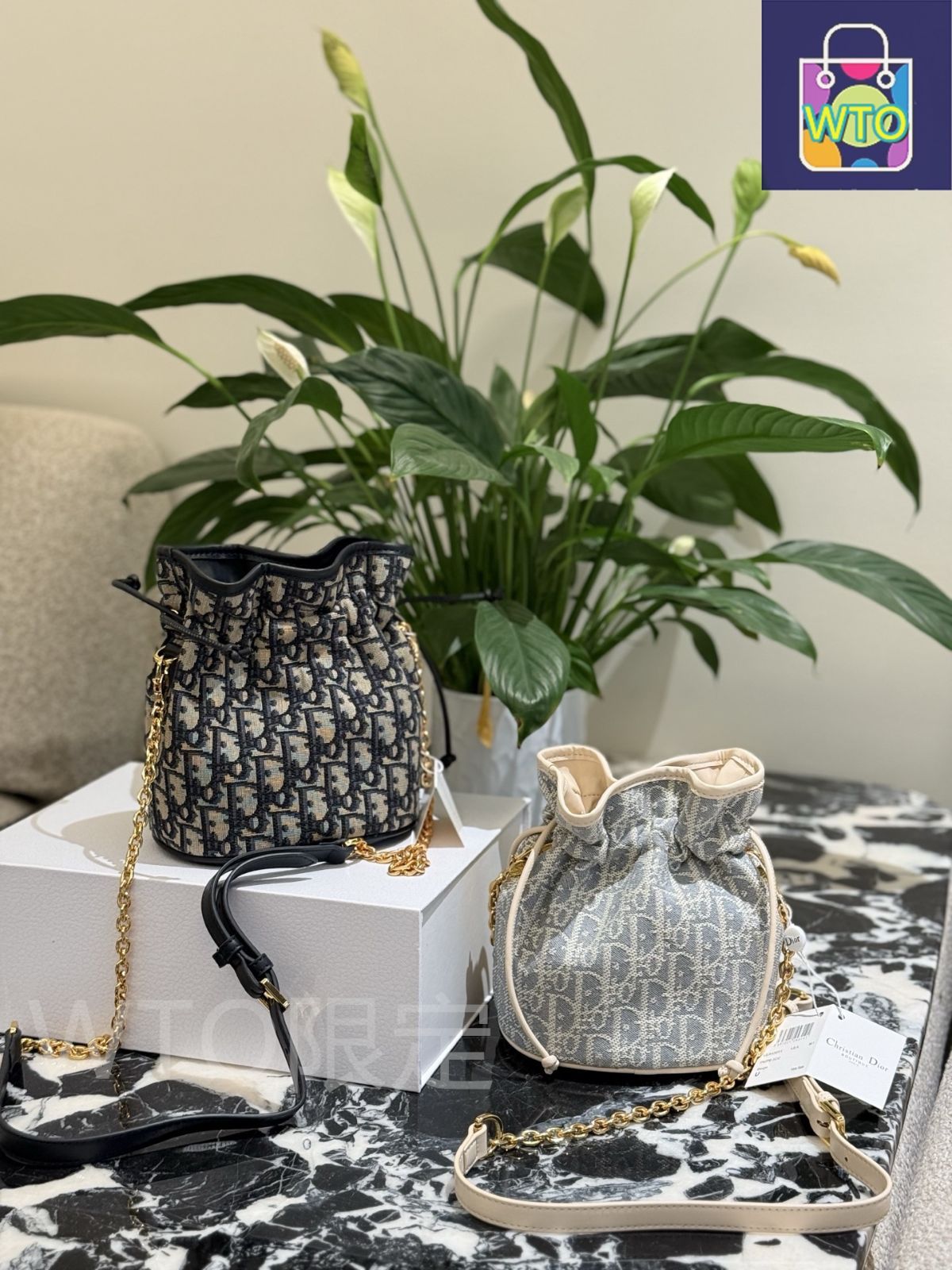 【他と差がつく高級感】Dior バケットバッグ スモール DIOR | Signature バケットバッグ スモール グレインドカーフスキン