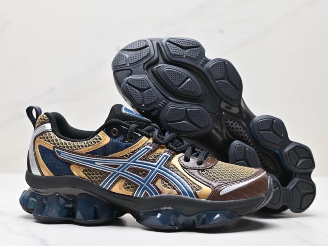 美品 ASICS GEL- QUANTUM KINETIC