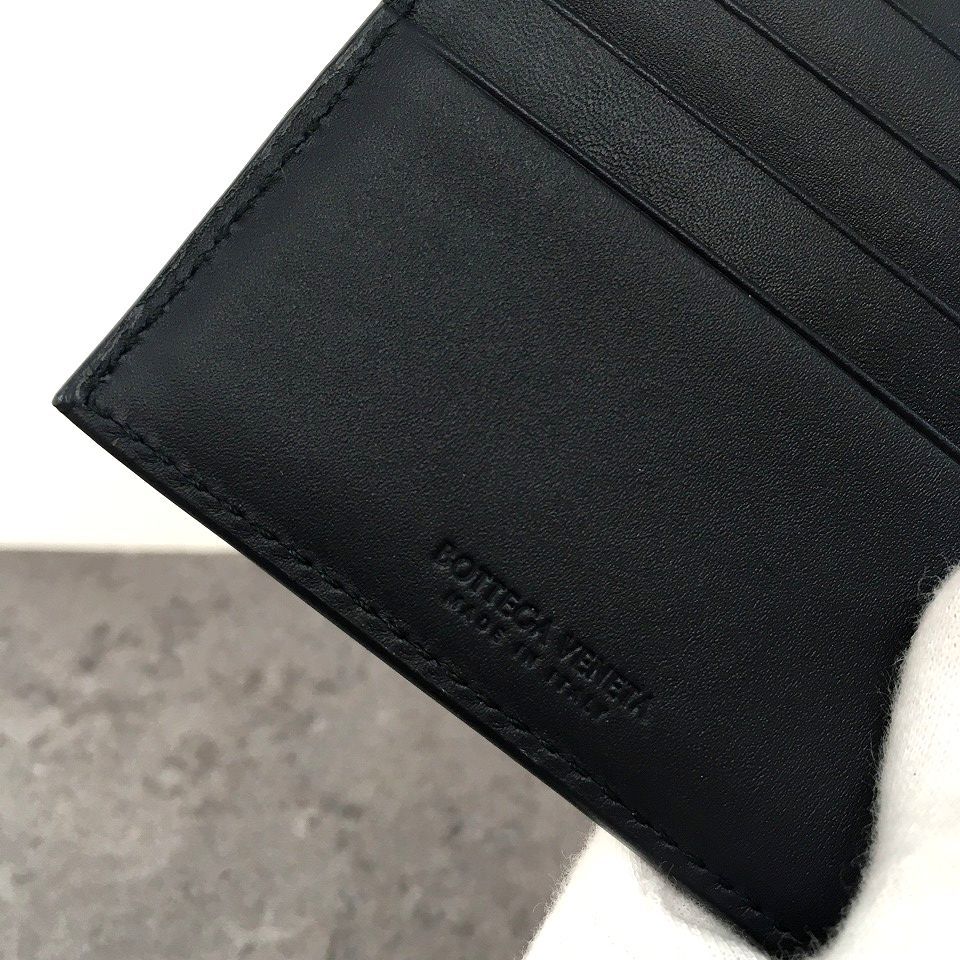 送料込み！ 未使用品 BOTTEGAVENETA 二つ折り財布 ネイビー 総