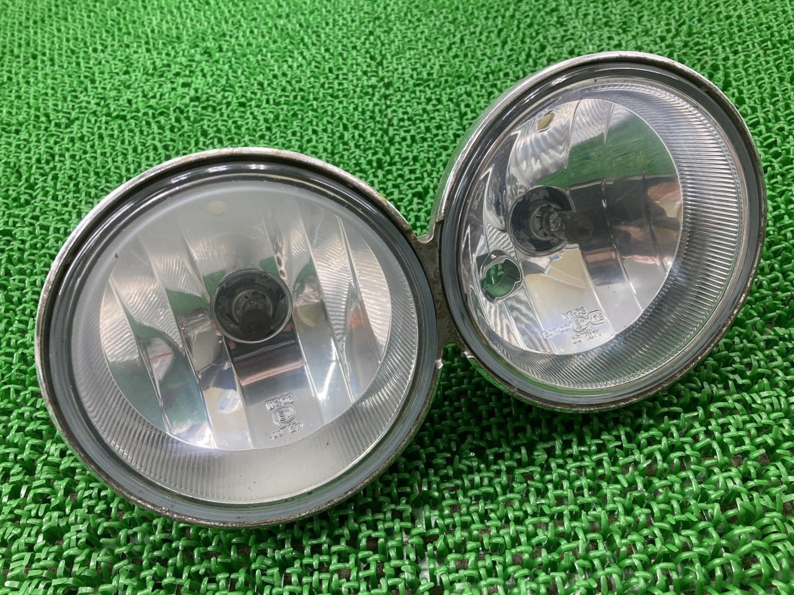 FXDF1580 ヘッドライト 69804-08 ハーレー 純正 バイク 部品 ファットボブ デュアルヘッドライト 割れ欠け無し 品薄 【中古】 47 FXDF1580 ヘッドライト 69804-08 ハーレー 純正 中古 ファットボブ
