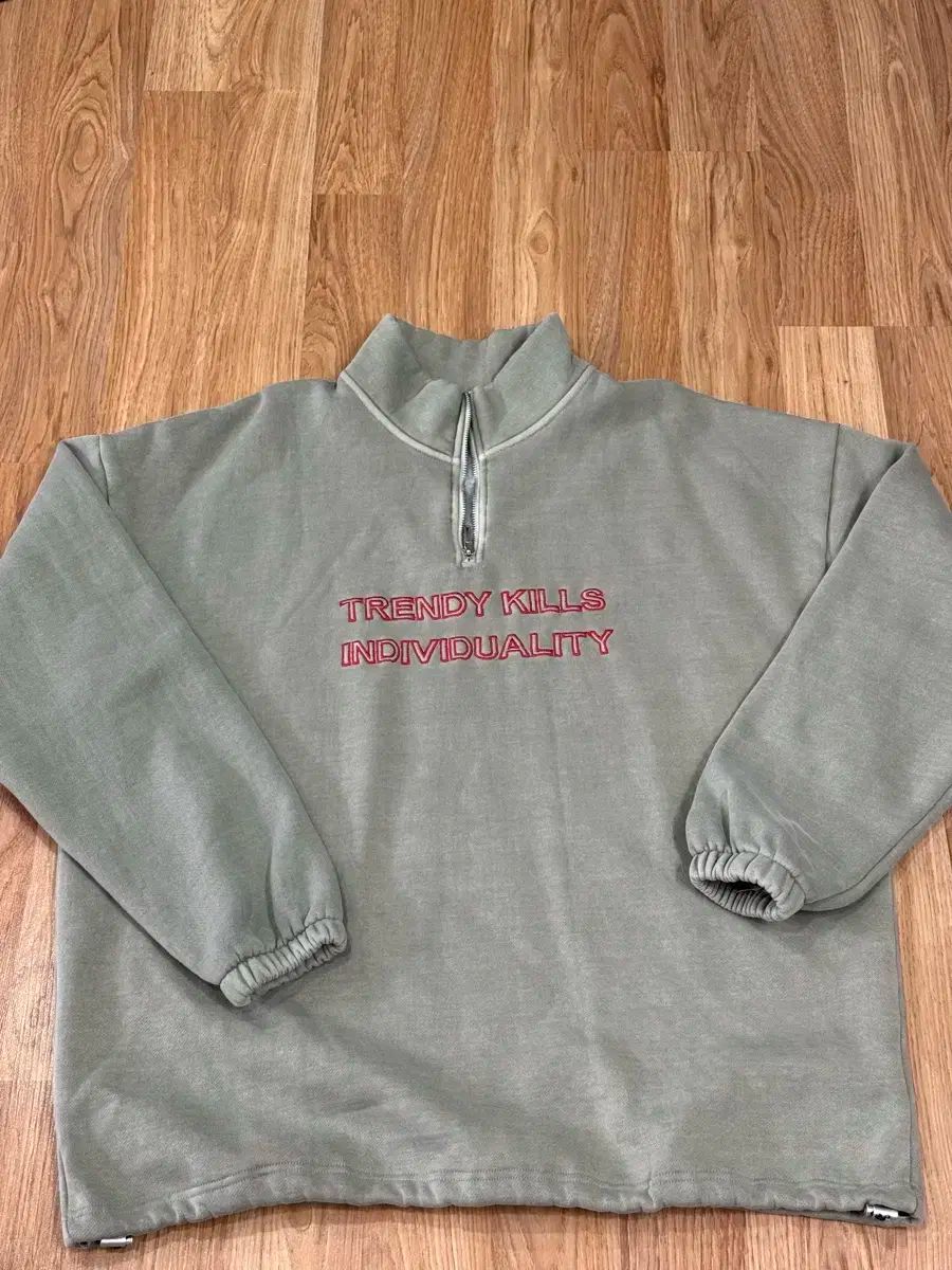 エテルミ ハーフジップアップ パーカー 緑