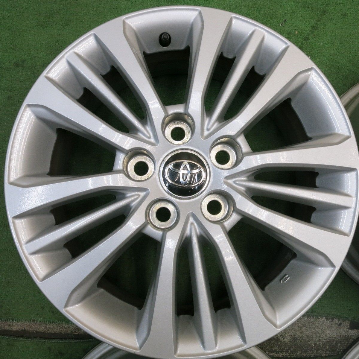 送料無料] キレイ☆トヨタ 90系 ノア ヴォクシー 純正 ホイール 16