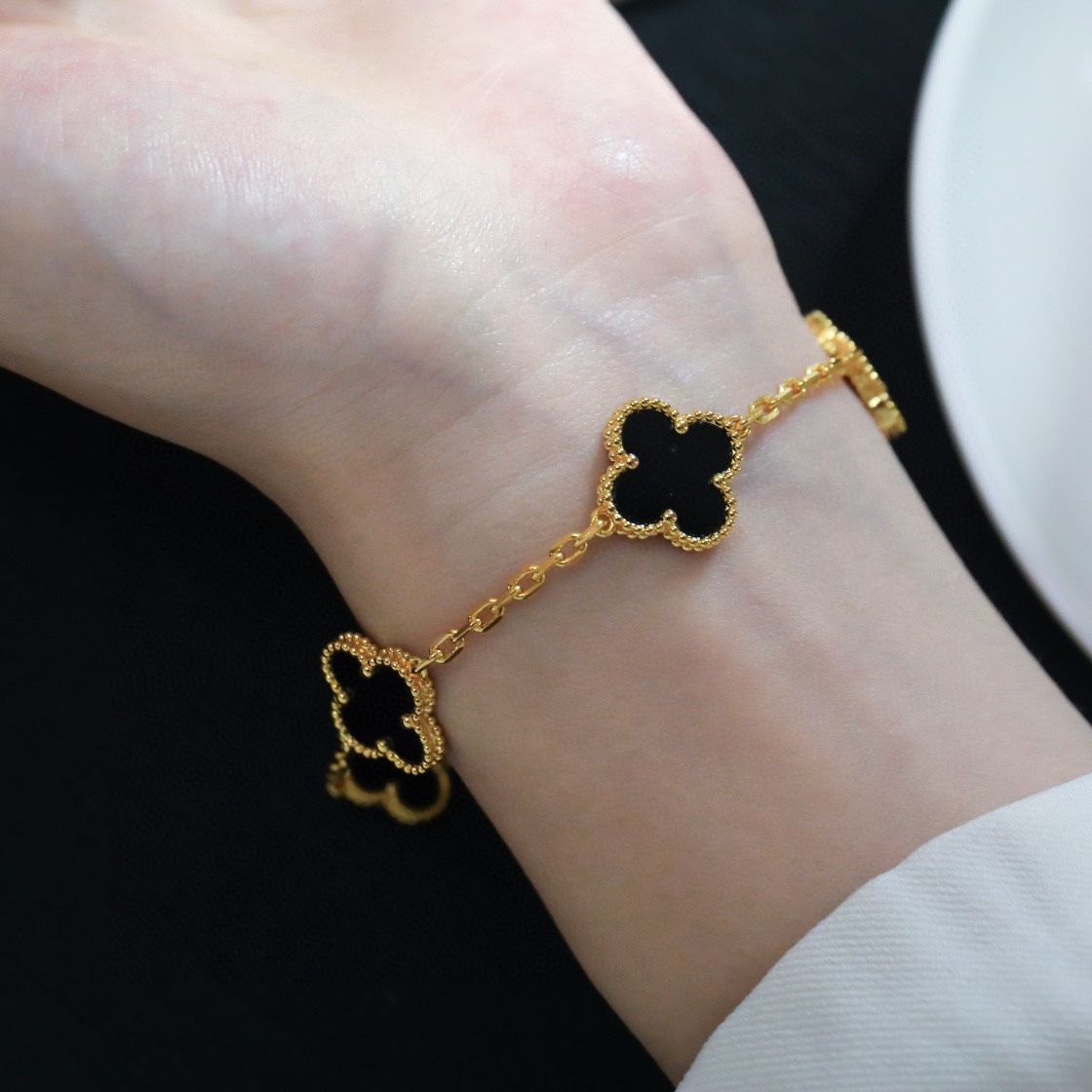 - Arpels