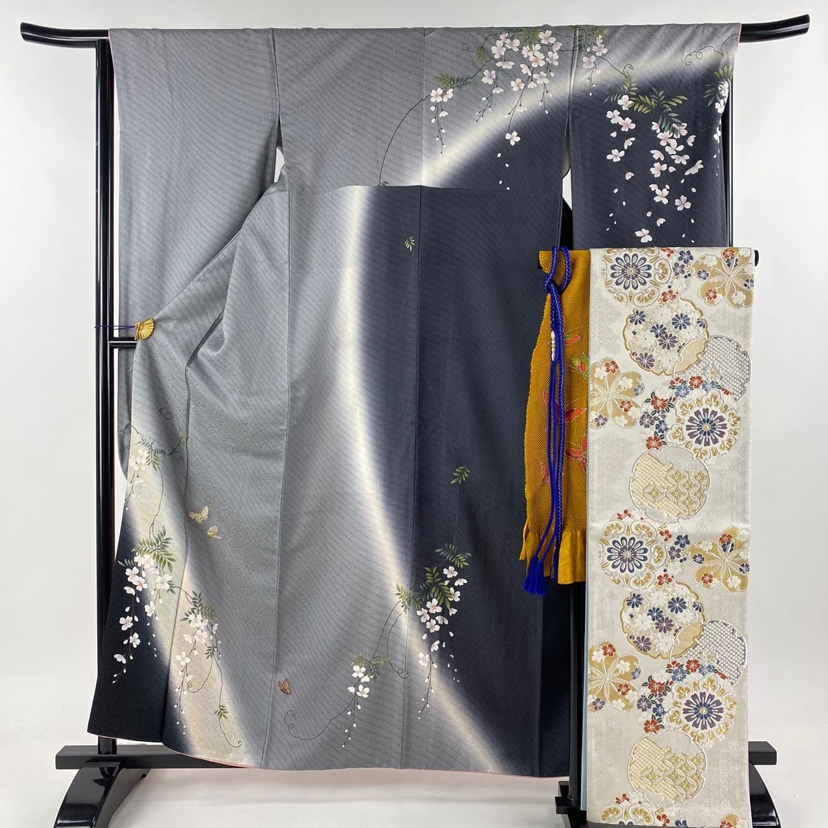 振袖 身丈160cm 裄丈66cm M 袷 袋帯フルセット やまと 枝花 蝶 金銀彩 刺繍 灰色 正絹 秀品