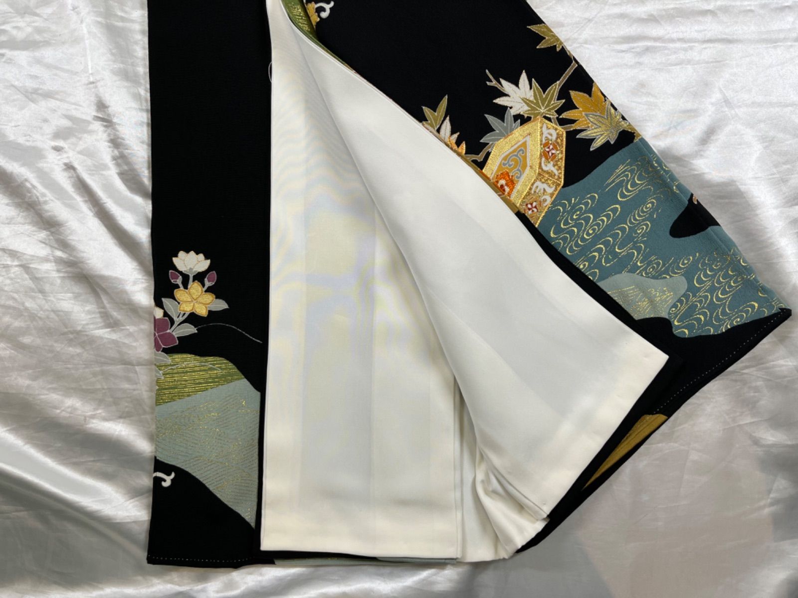 黒留袖⑦金彩友禅　正倉院家紋　豪華な刺繍　正絹　身丈164.5裄67⭐︎着物のみ 相良刺繍正倉院紋 | 京都/タガヤ和婚礼