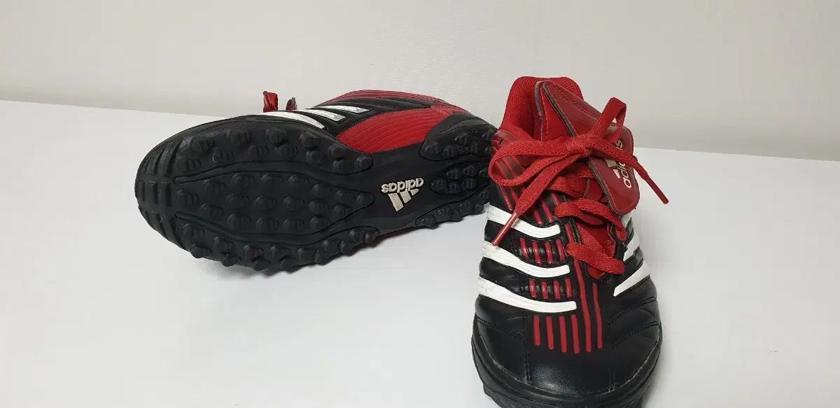 adidas(アディダス) プレデター アブソラード サッカーシューズ 245 黒 赤