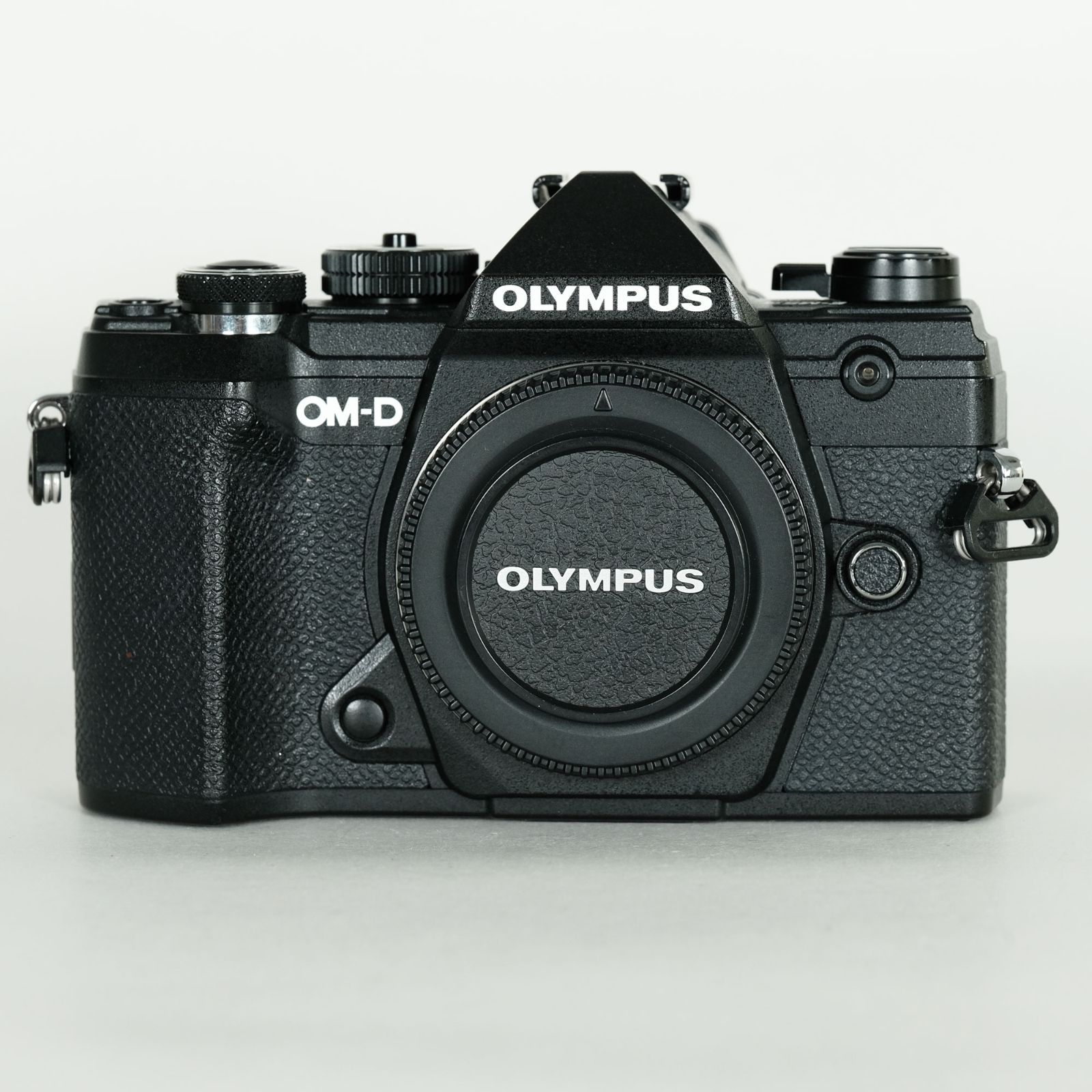 良品｜バッテリー3個付] OLYMPUS OM-D E-M5 Mark III [ボディ