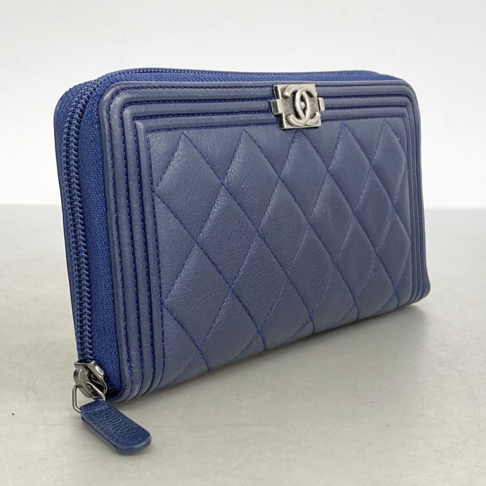 CHANEL　シャネル　ボーイシャネル　ラムスキン　ネイビー　長財布 シャネル(Chanel) シャネル 長財布 ボーイシャネル ラムスキン