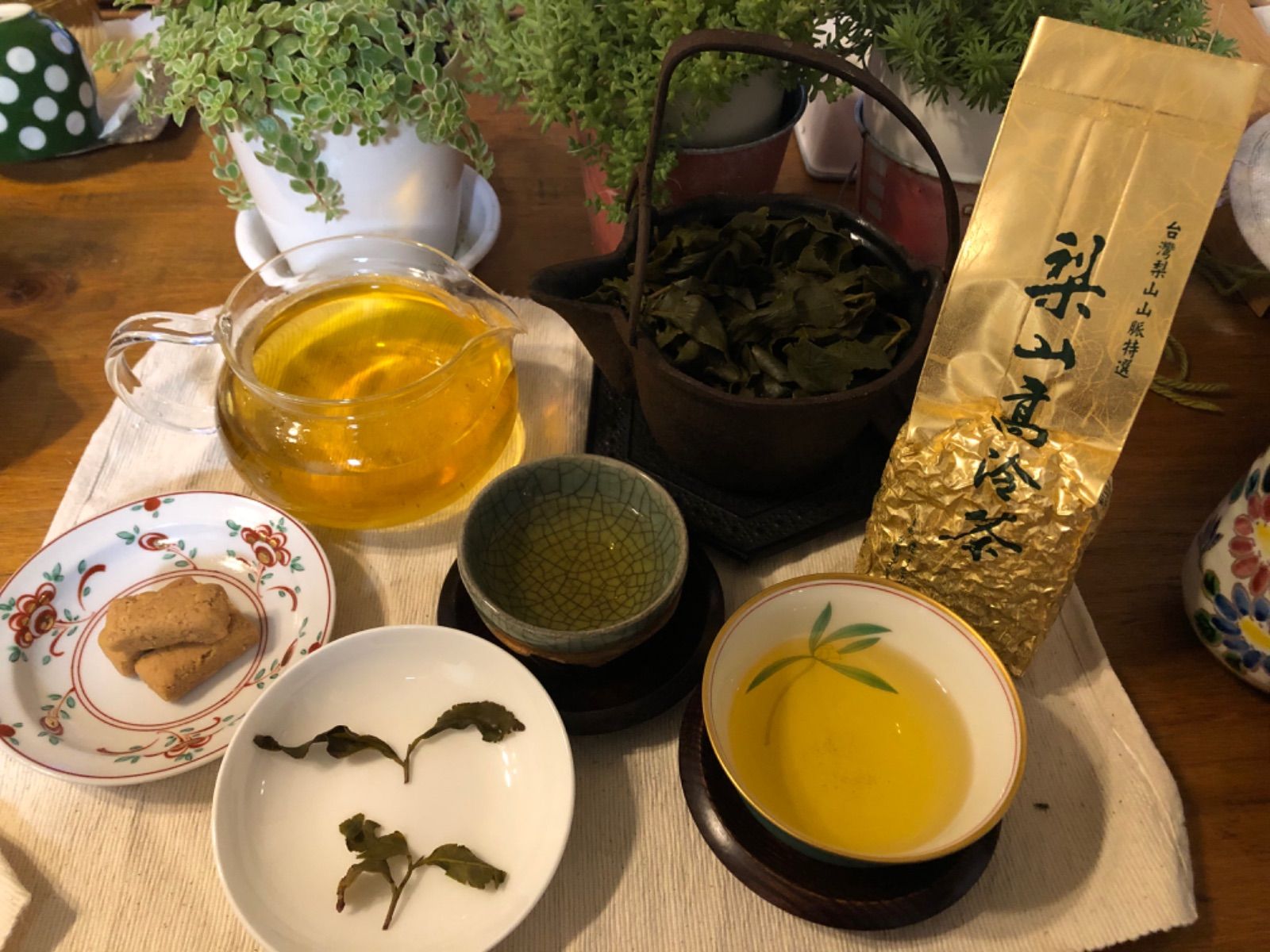 【台湾好茶】頂級 梨山高冷茶 一番茶 手摘み 青心烏龍茶 頂級品 1心2葉