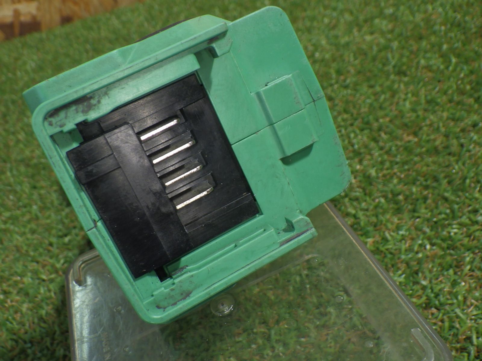  プロやDIYなどで HiKOKI ハイコーキ 10 8 V 充電式 ドライバドリル DB 12 DD 品 切断用パッド アウトドア用工具 電動ドライバードリル ドリル ドライバー レンチ