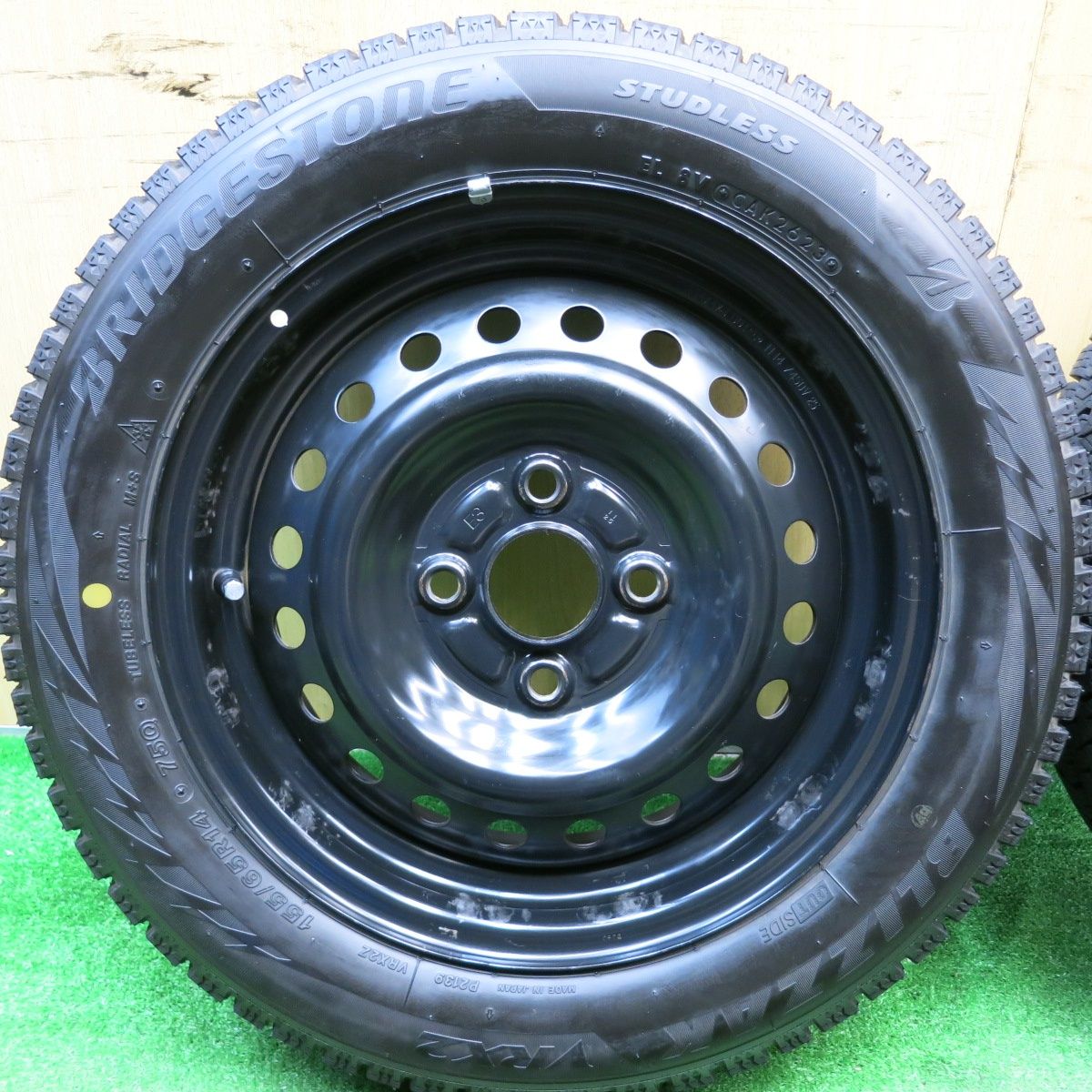 スタッドレス