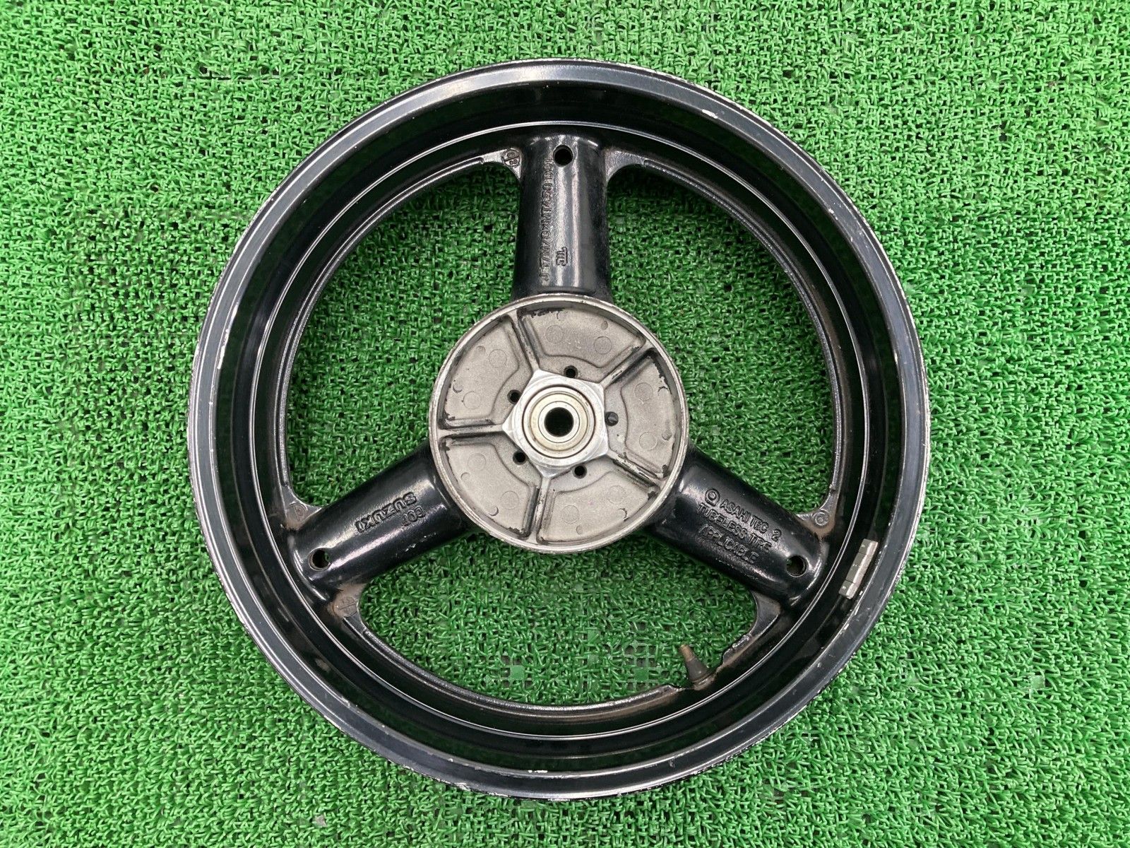 パーツ team.8 最大級サイト 曲がり無 ZX-4R 純正 リアホイール 17x4.50 ホイール