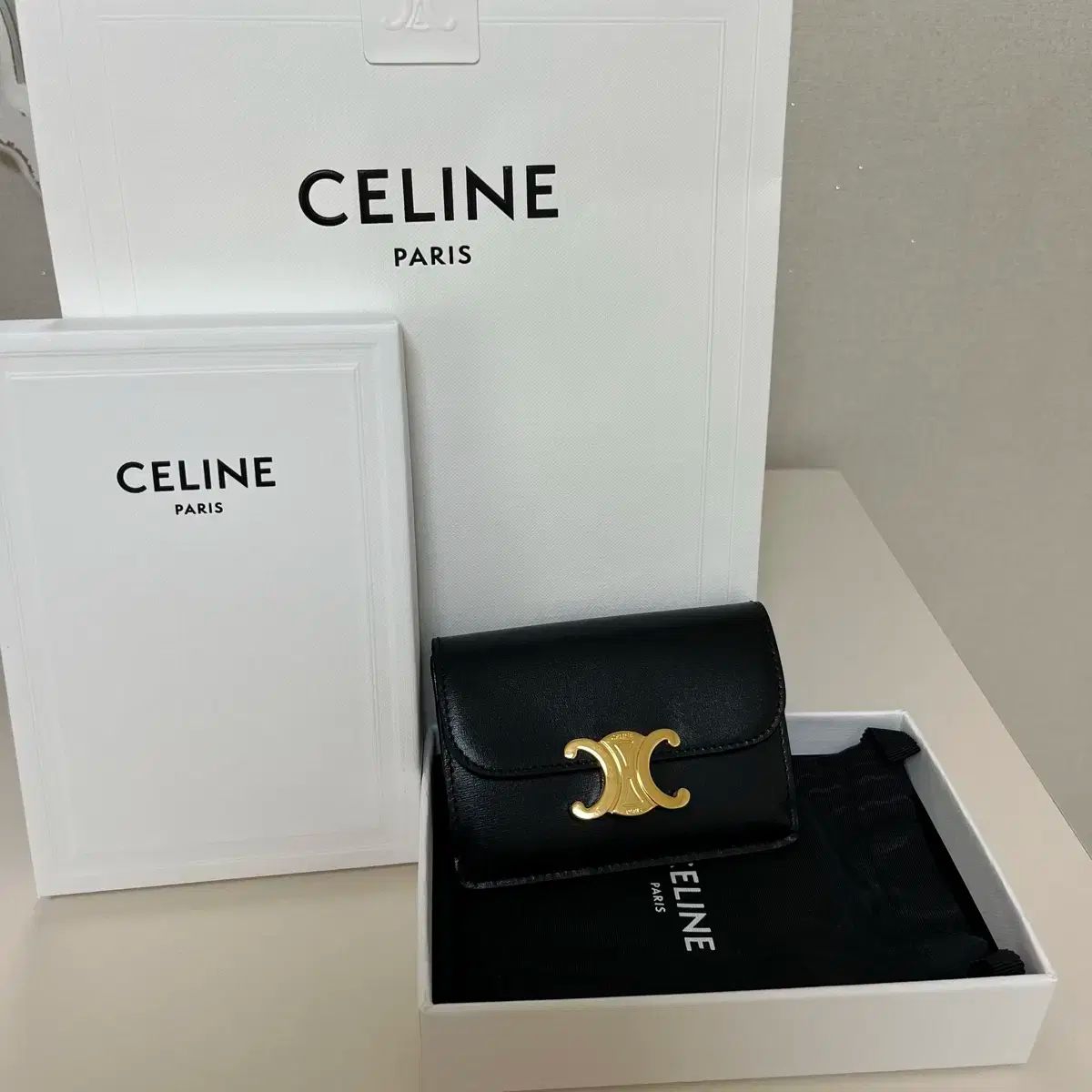 【CELINE】トリオンフ フラップウォレット/関税送料込み Celine(セリーヌ) トリオンフ フラップ カードウォレット - メルカリ