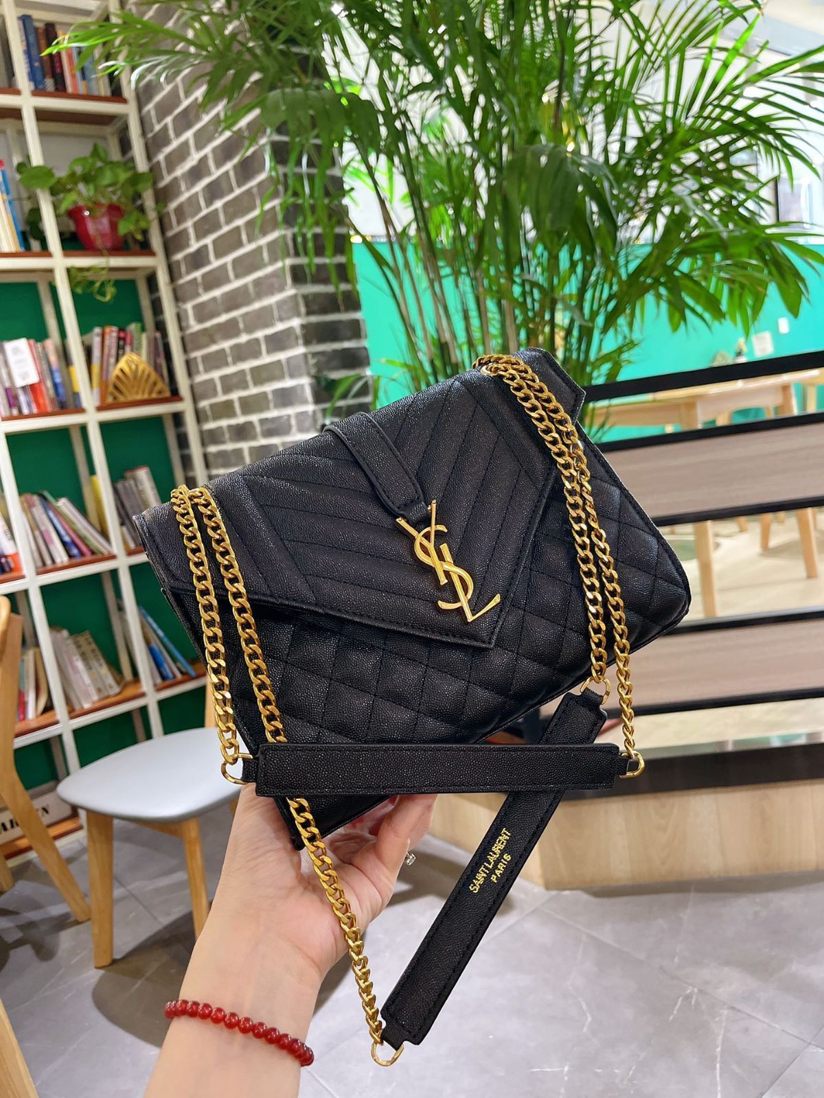 超美品  レディース YSL イヴサンローラン ショルダーバッグ