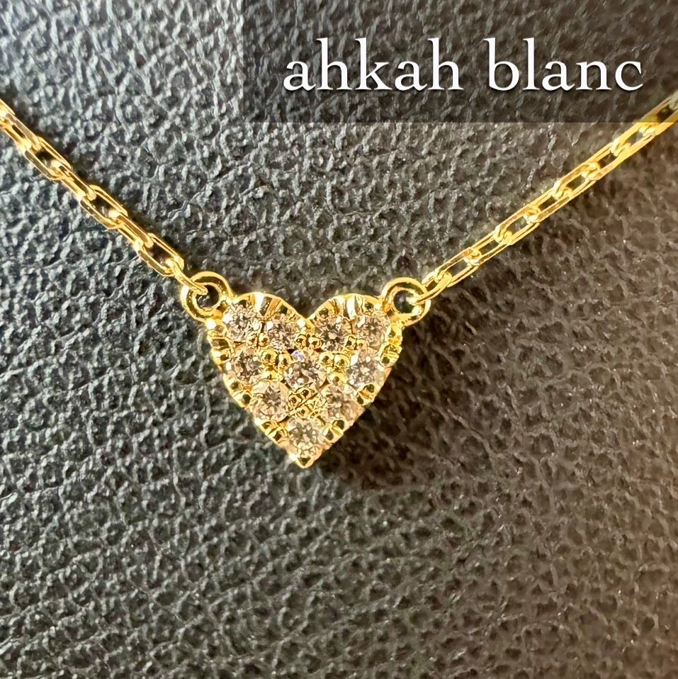 アーカーブラン ahkah blanc ネックレス K18YG×カラーストーン レッド ハート 美品 アクセサリー（首） 美品 ✧ ahkah blanc ダイヤキラキラネックレス K18 Ahkah