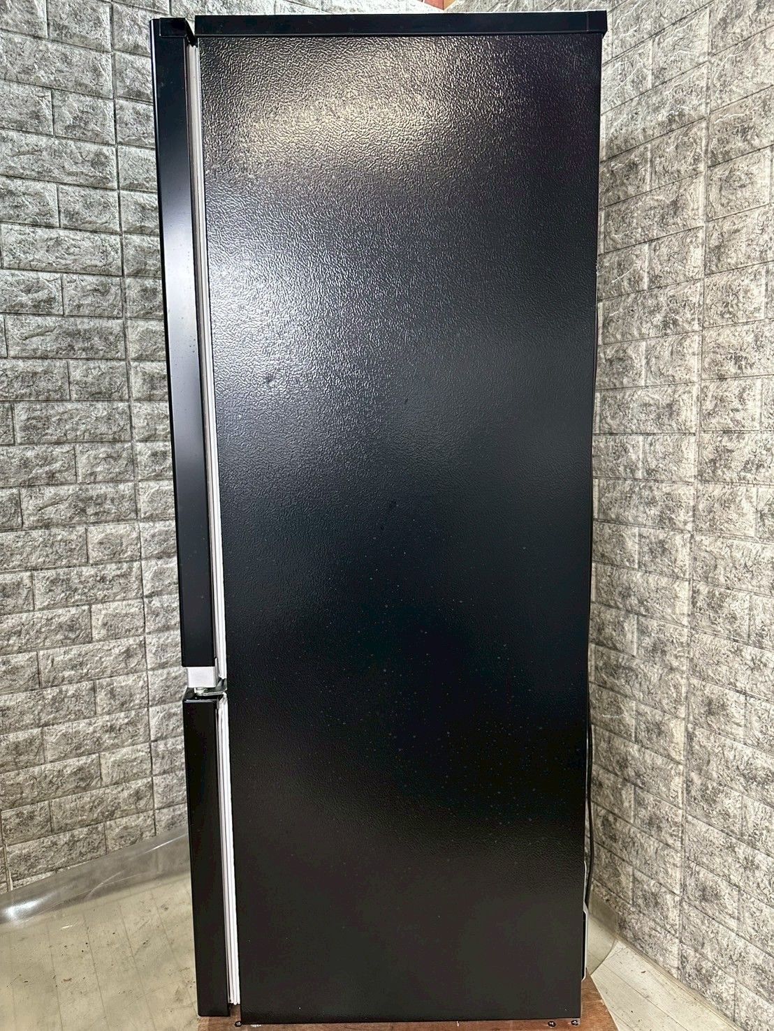 K R-823