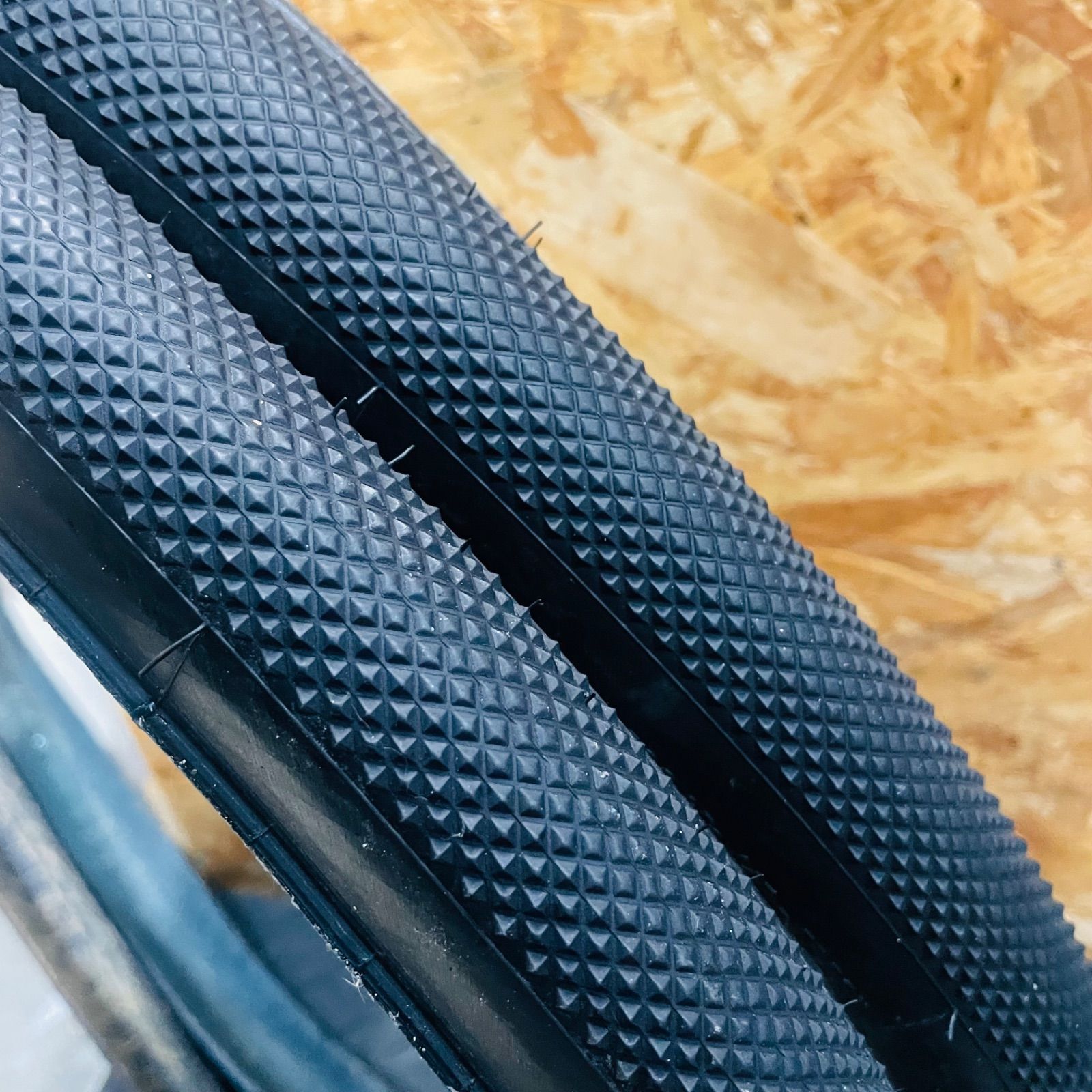 中古品】 IRC SERAC CX SAND TUBELESS 700×32C 2本セット チューブレス