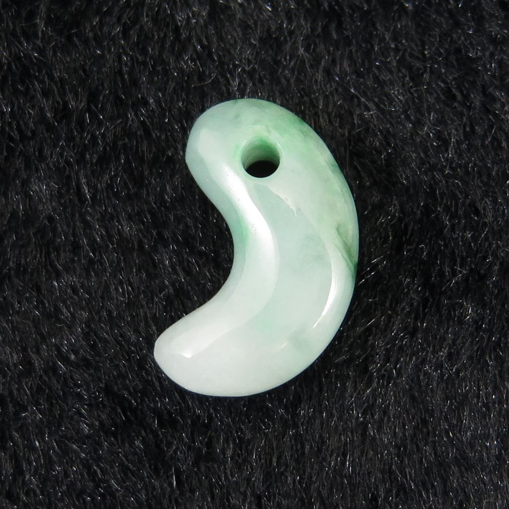 糸魚川翡翠 ヒスイ 小滝コン沢産 勾玉 グリーン  2.50ｇ 