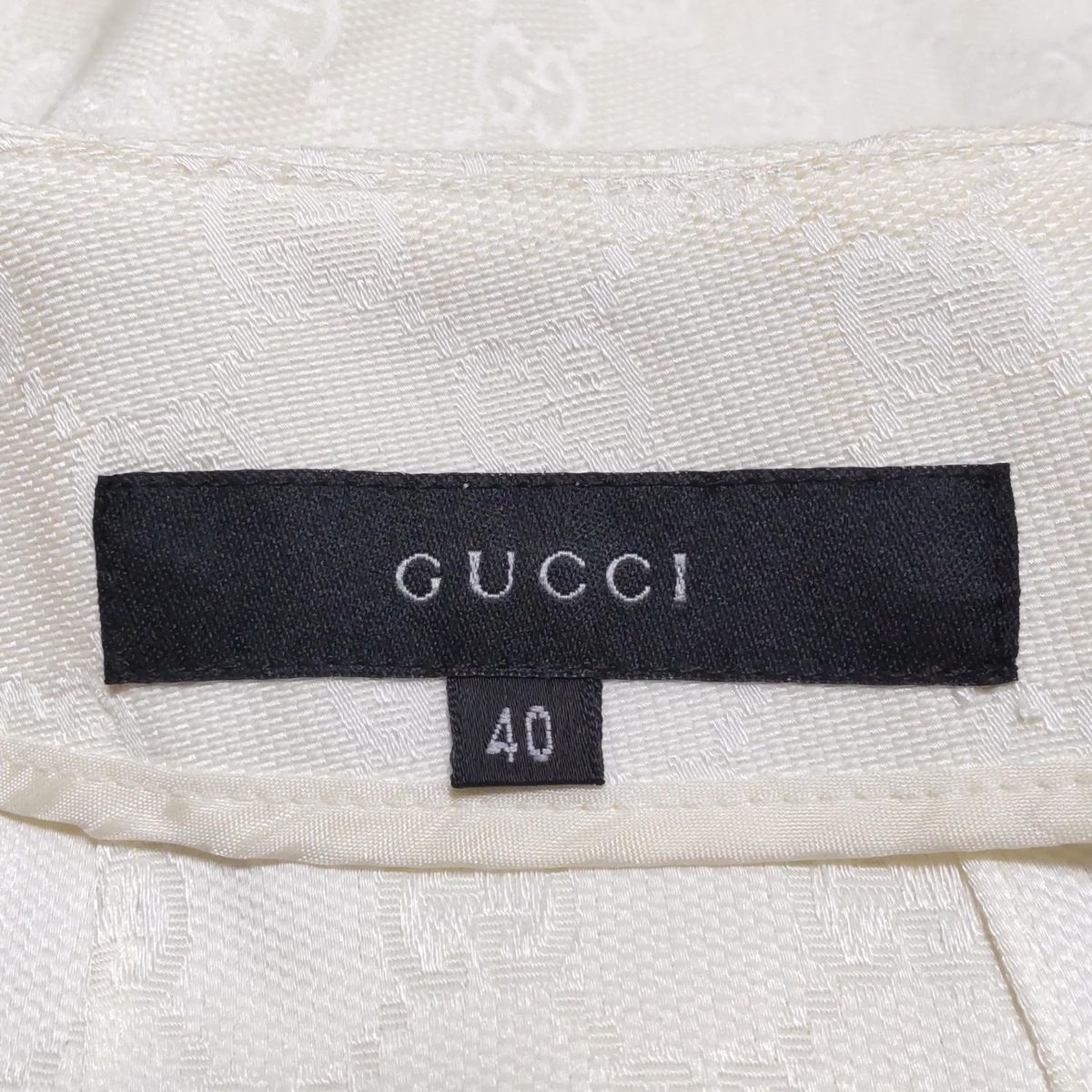 GUCCI グッチ エンボス加工 ミニスカート Sサイズ ホワイト GUCCI グッチ 二つ折り財布 レディース スクリプト ミニ