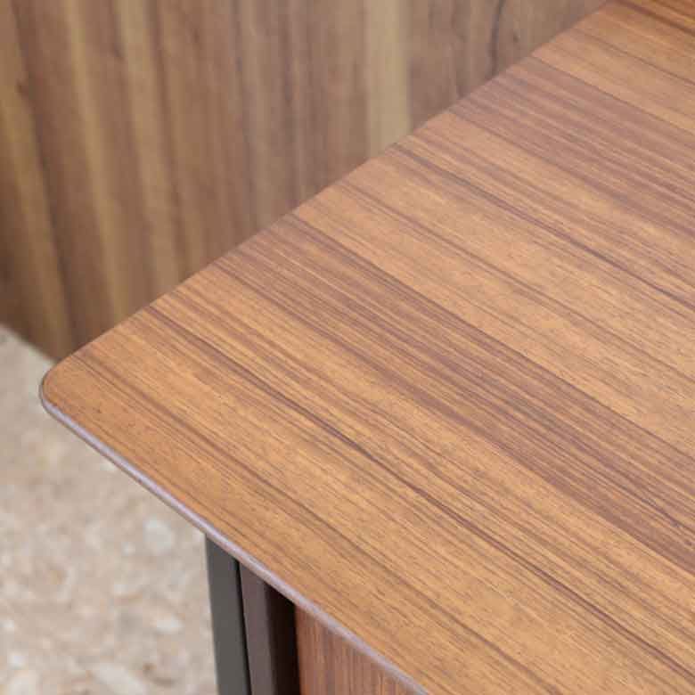 イギリス Tola-black