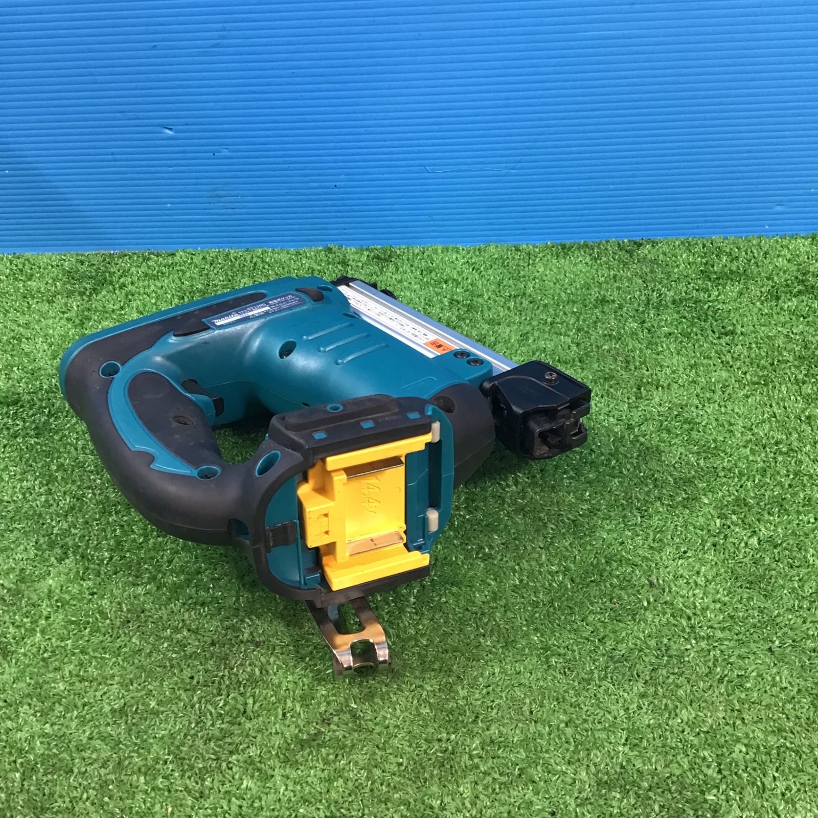 makita コードレスタッカ
