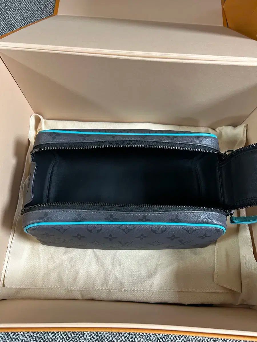 クラッチバッグ