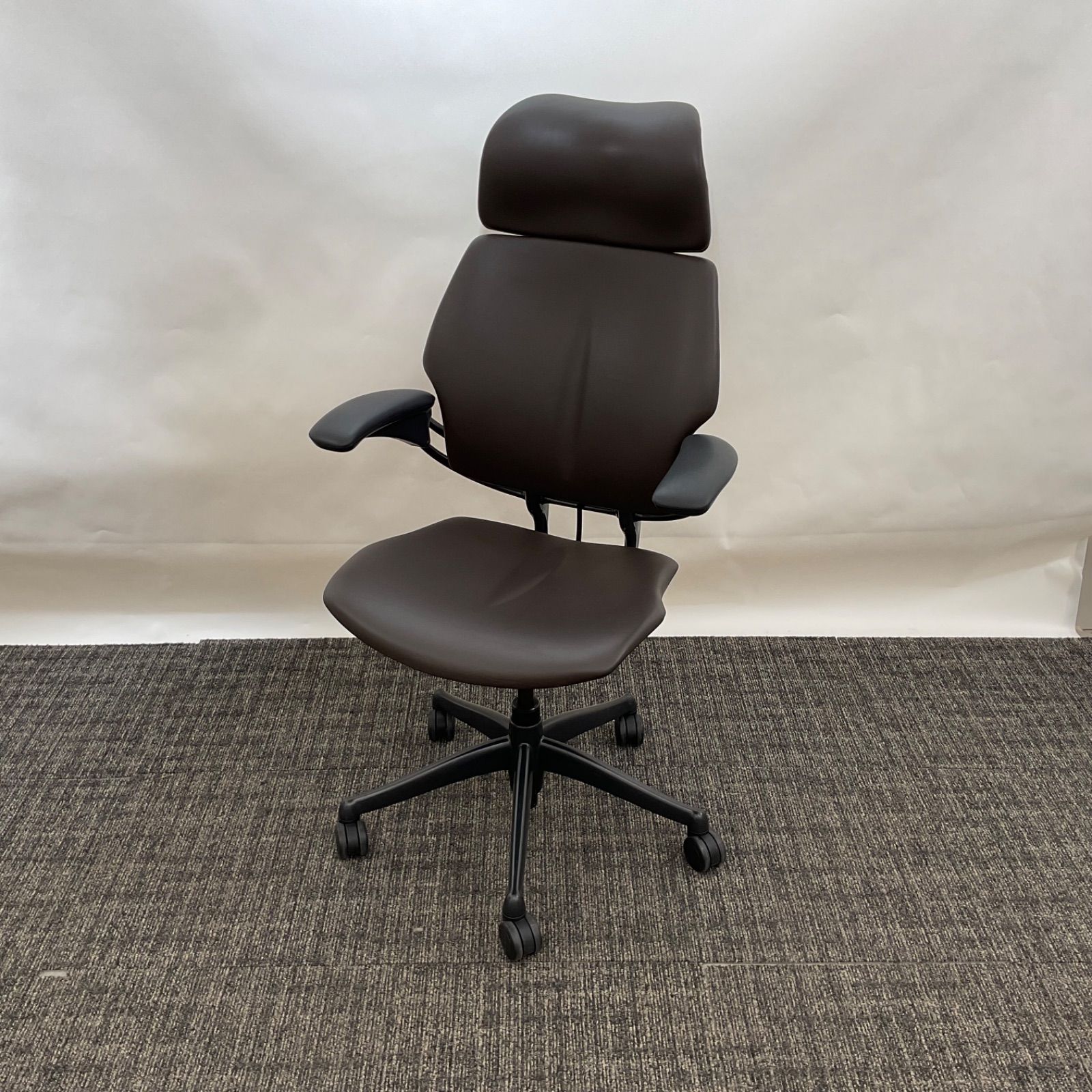 Humanscale ヒューマンスケール Freedom フリーダム 動作良好!! 清掃済み