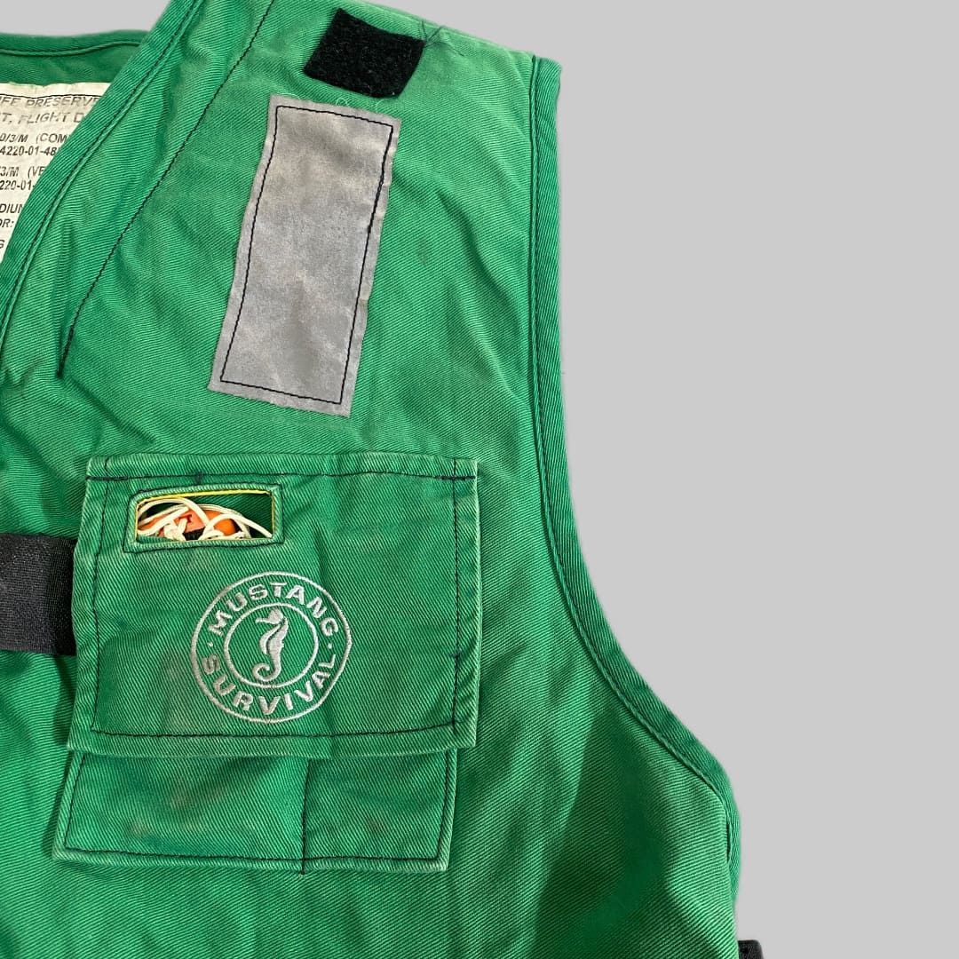 米軍ライフジャケットLIFE PRESERVER VESTグリーンM