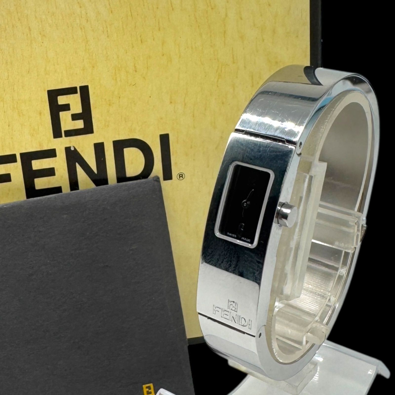 稼働 FENDI フェンディ 3300L orologi オロロジ バングルウォッチ ブレスウォッチ レディース腕時計 SS シルバー 黒文字盤 き