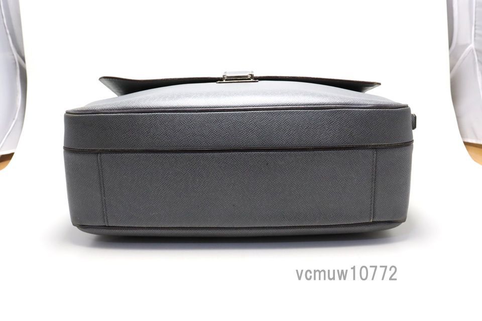 近年モデル希少美中古□LOUIS VUITTON タイガ ヴァシリGM レザー