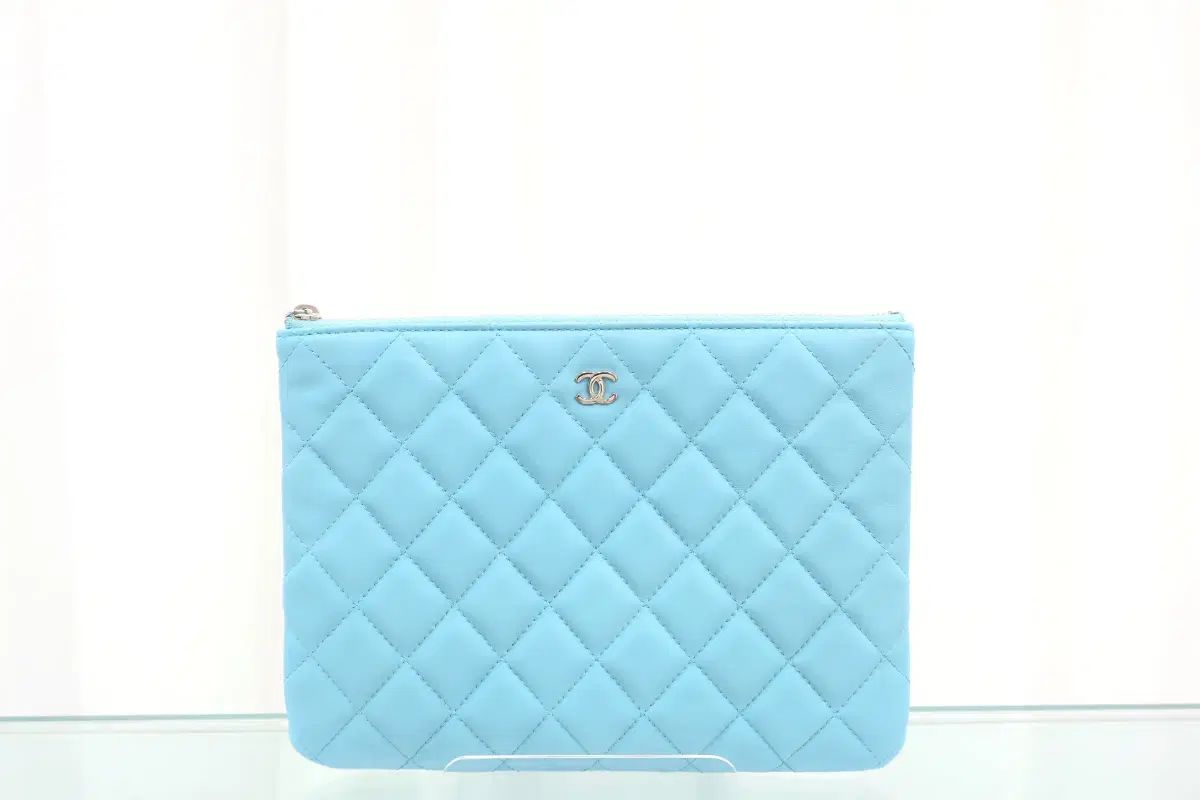 Chanel シャネル ラムスキン クラッチ スモール シルバー金具