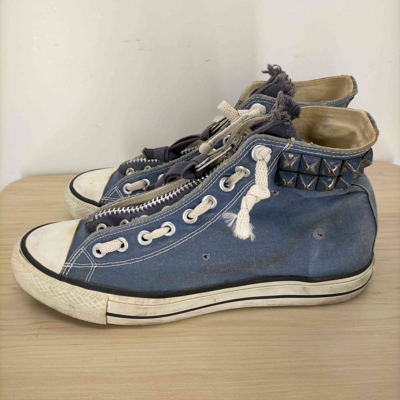 アンダーカバー UNDERCOVER スタッズジップアップハイカットスニーカー