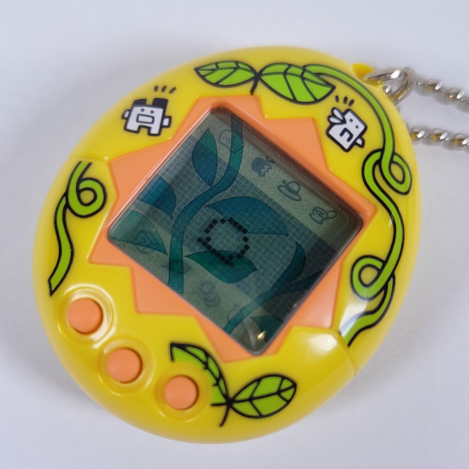森で発見！！ たまごっち（黄　ツタ） 森で発見！！たまごっち（黄 ツタ） - メルカリ