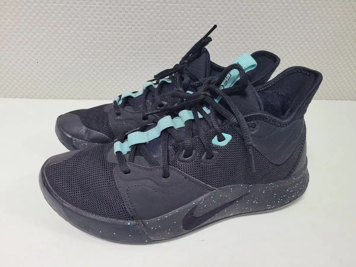 【雷市場（ポンジャン）商品韓国直送】250 NIKE(ナイキ) バスケットシューズ