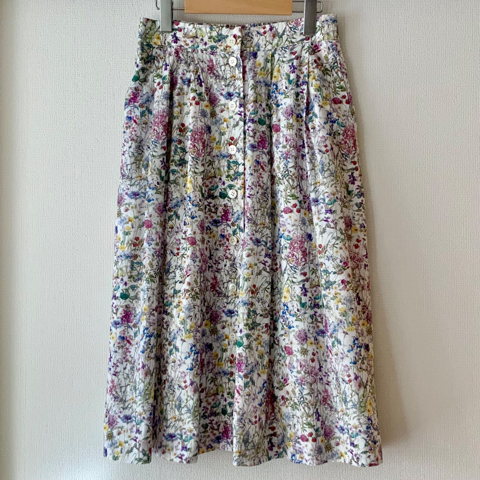 AMACA リバティWild flowers アマカ限定柄スカート☺︎☺︎ AMACA アマカ】 リバティ Wild Flowers ワイルドフラワー柄