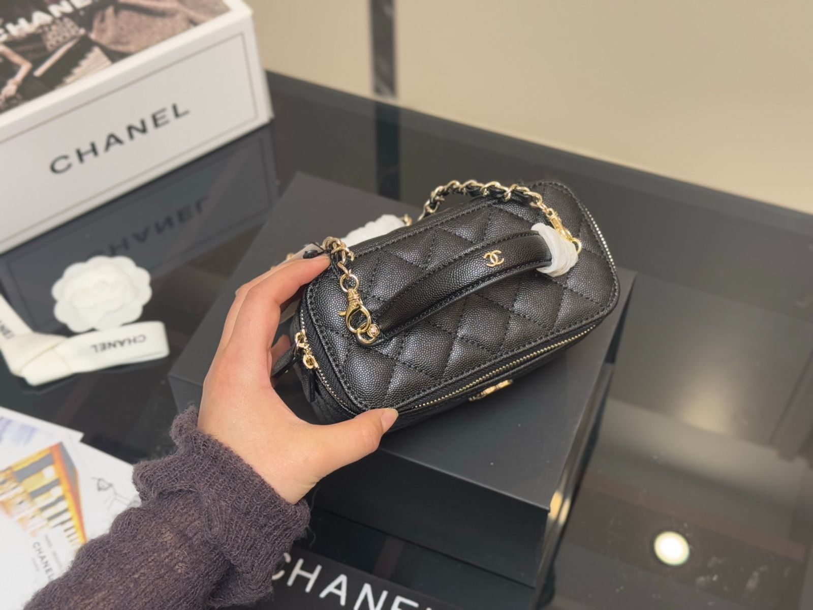 シャネル　特大サイズ有り　バッグ、ポーチ等に　空箱　保存袋 CHANEL シャネル ノベルティ 化粧ポーチ ミニ巾着 ＃ロゴカラー