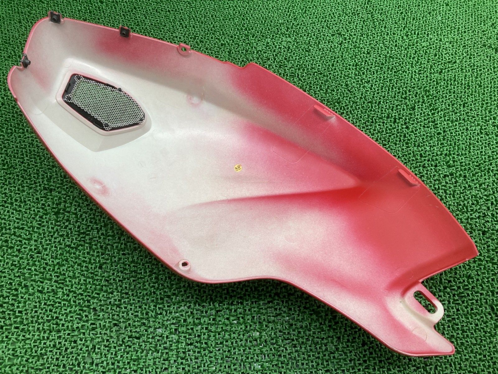 M696 タンクカバー 右 赤 48032591B ドゥカティ 純正 中古 バイク 部品