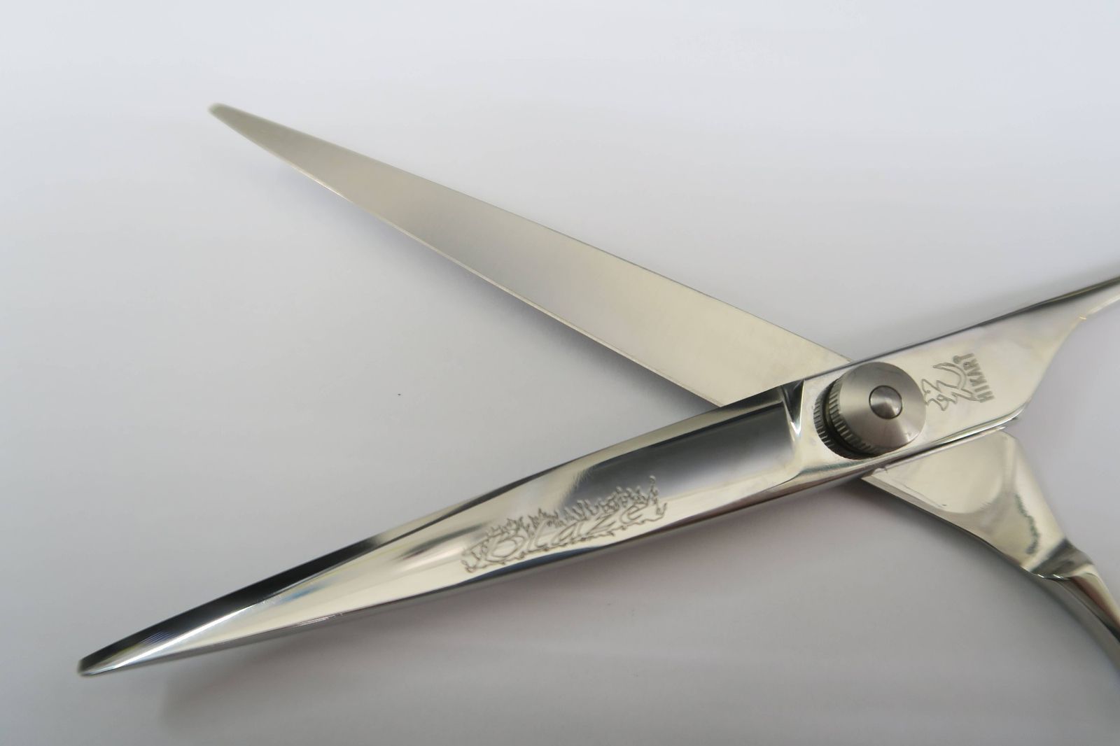 Bランク【光シザー HIKARI ヒカリ】 BLAZE 573 シザー 美容師・理容師