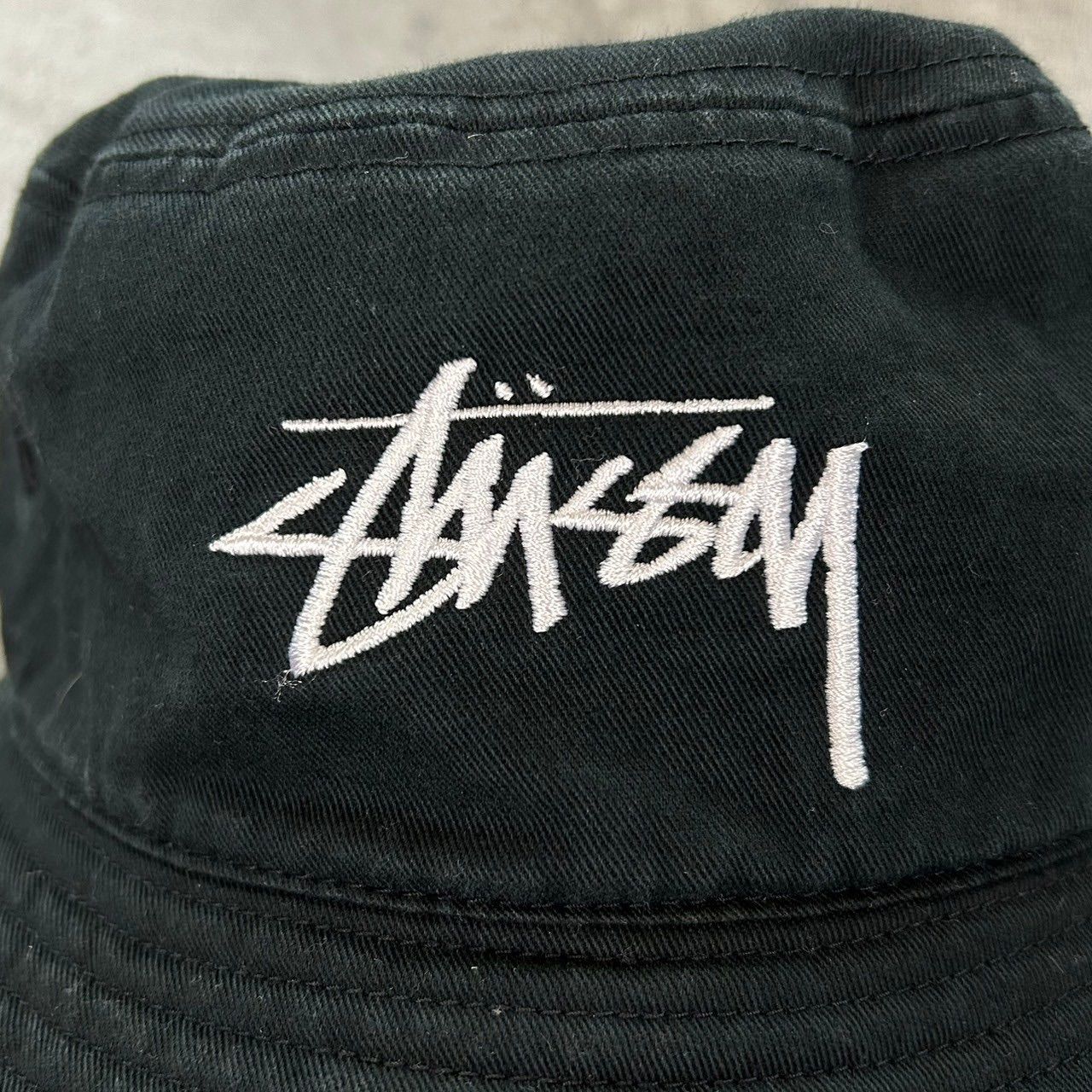 STUSSY JAPAN Shawn Logo Embroidery Bucket Hat Black ステューシー ロゴ刺繍 バケットハット バケハ  ブラック 黒 S/M 男女兼用 - メルカリ